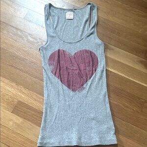 Victoria’s Secret PINK heart tank top tee Small